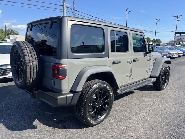Used 2023 Jeep Wrangler Unlimited Sahara w/ Cold Weather Group image 7