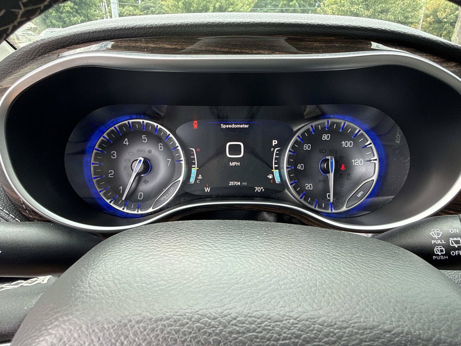 Used 2024 Chrysler Pacifica Limited FWD image 33