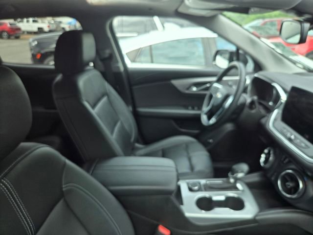 Used 2024 Chevrolet Blazer LT w/ Midnight/Sport Edition image 2