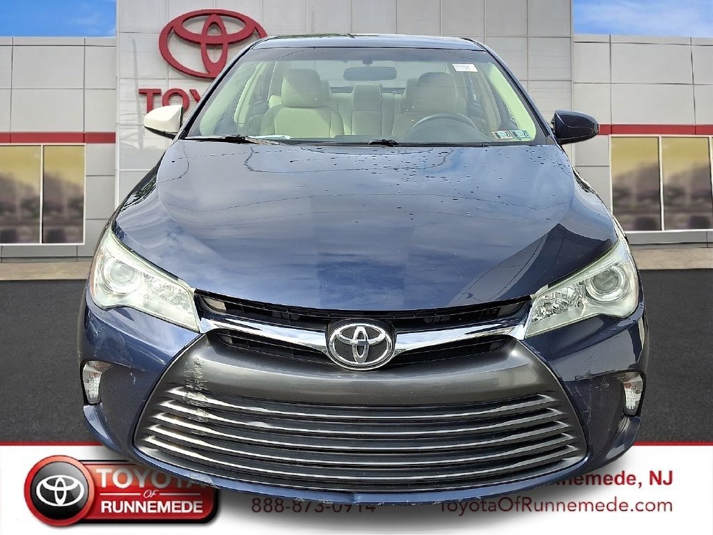 Used 2015 Toyota Camry LE FWD image 2