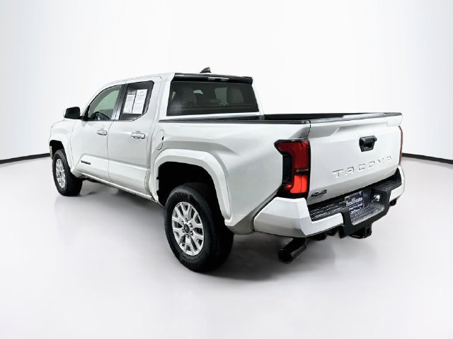 Used 2025 Toyota Tacoma SR5 AWD/4WD image 6