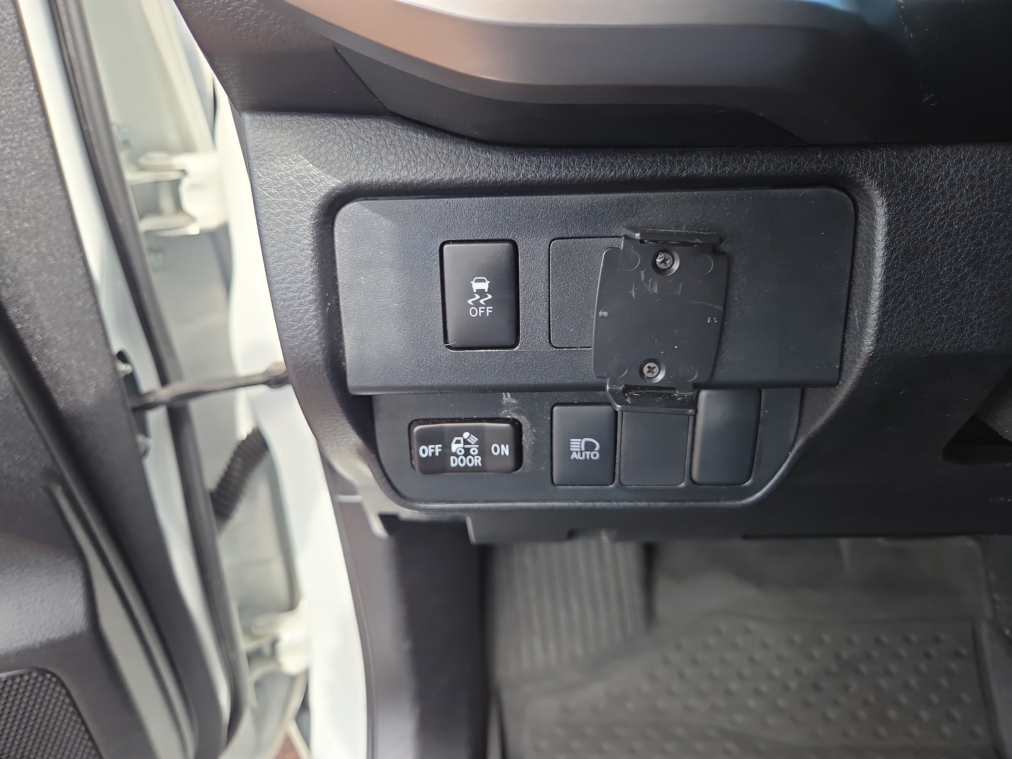 Certified 2023 Toyota Tacoma SR5 AWD/4WD image 28