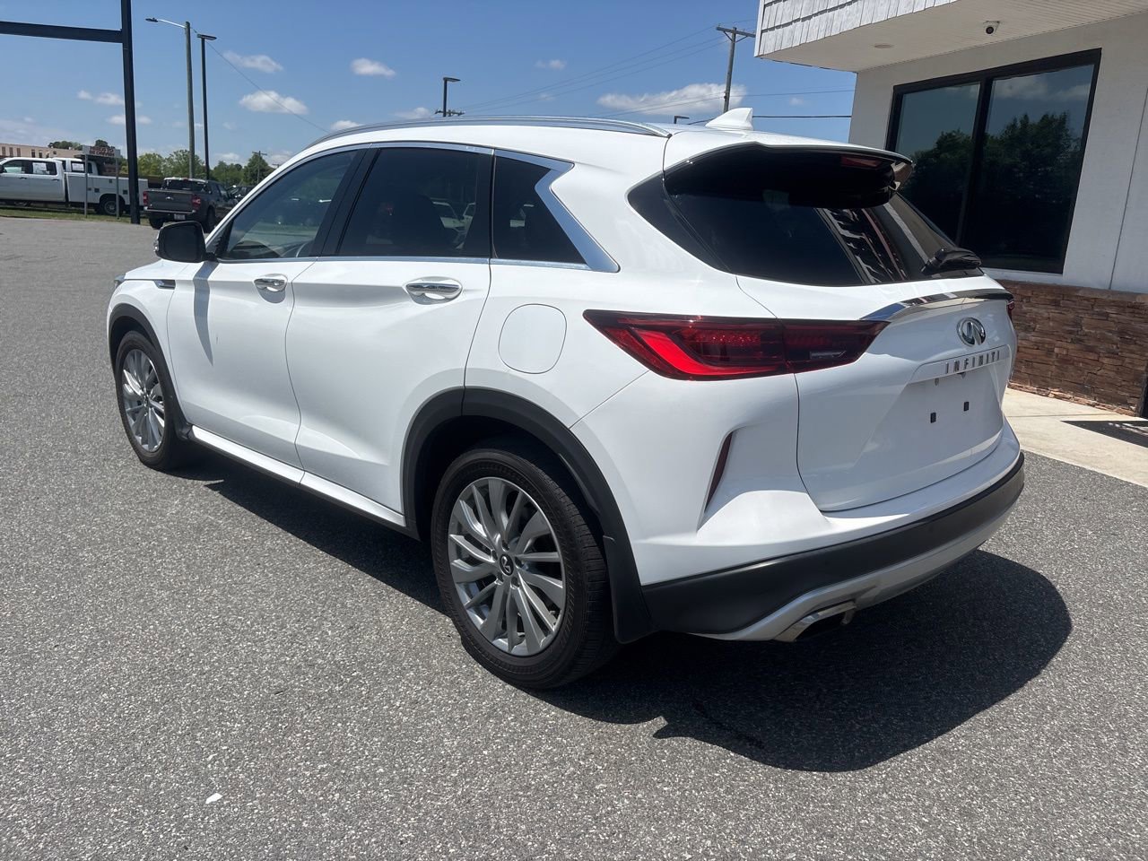 Used 2023 INFINITI QX50 Luxe FWD image 6