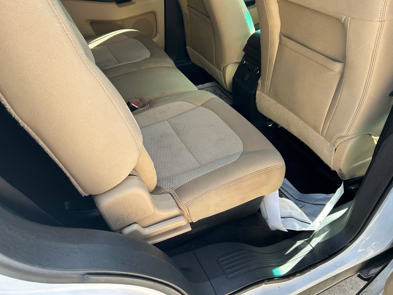 Used 2016 Ford Explorer XLT image 11