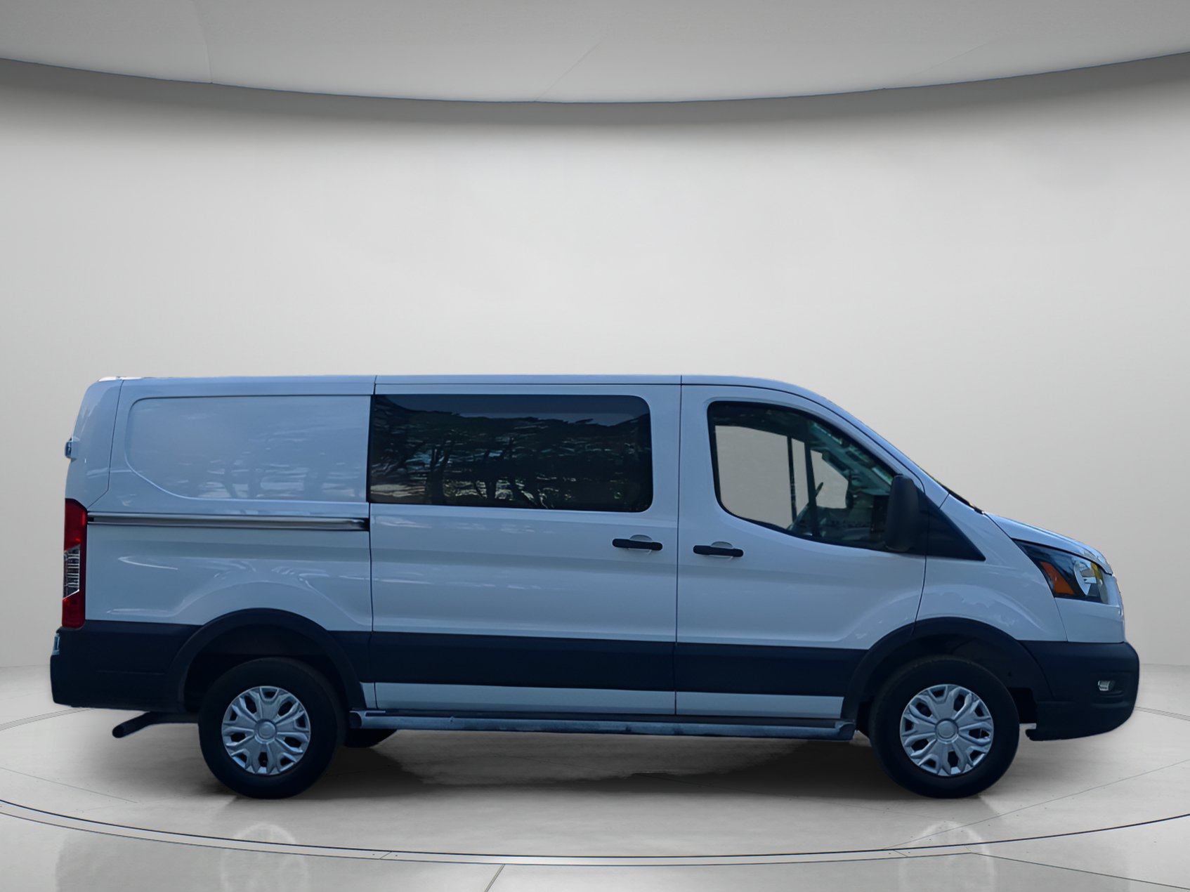 Certified 2025 Ford Transit 250 Low Roof w/ Exterior Upgrade Package RWD image 39