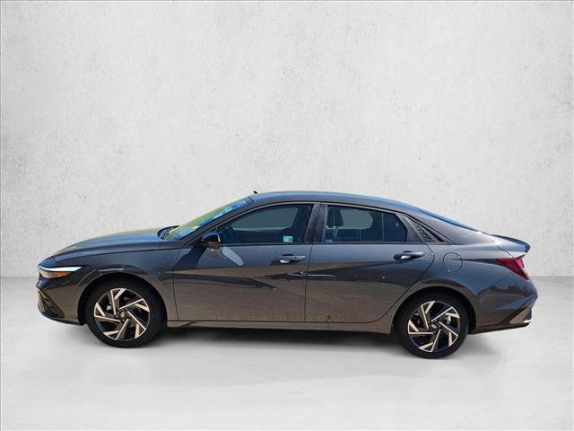 Used 2025 Hyundai Elantra Sport image 9