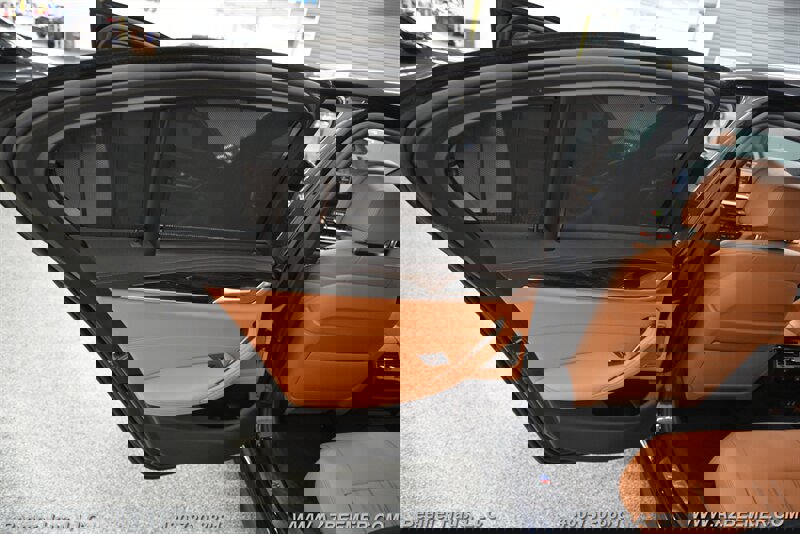 Used 2022 BMW M550i xDrive w/ Executive Package image 39