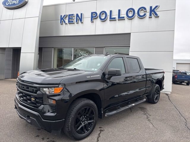 Used 2022 Chevrolet Silverado 1500 Custom image 2