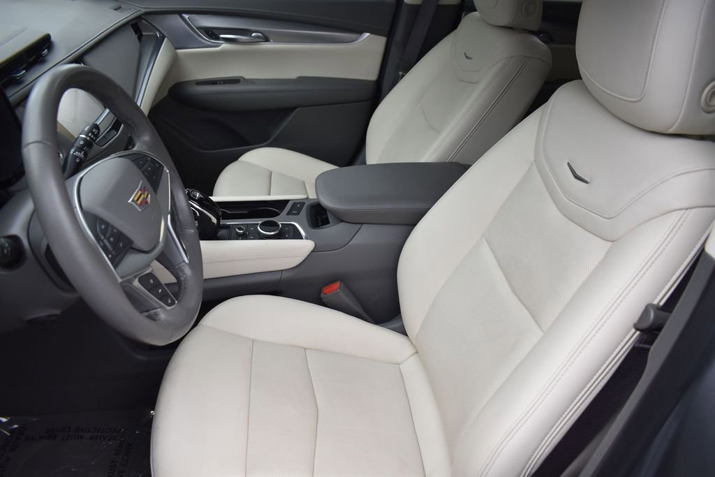 Used 2024 Cadillac XT5 Premium Luxury w/ LPO, Floor Liner Package AWD/4WD image 12