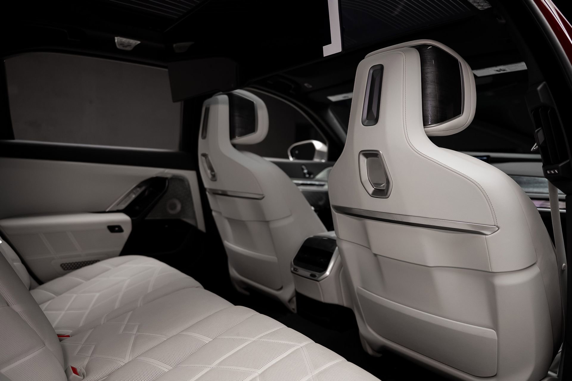 Used 2023 BMW i7 xDrive60 w/ Executive Package 2 image 70