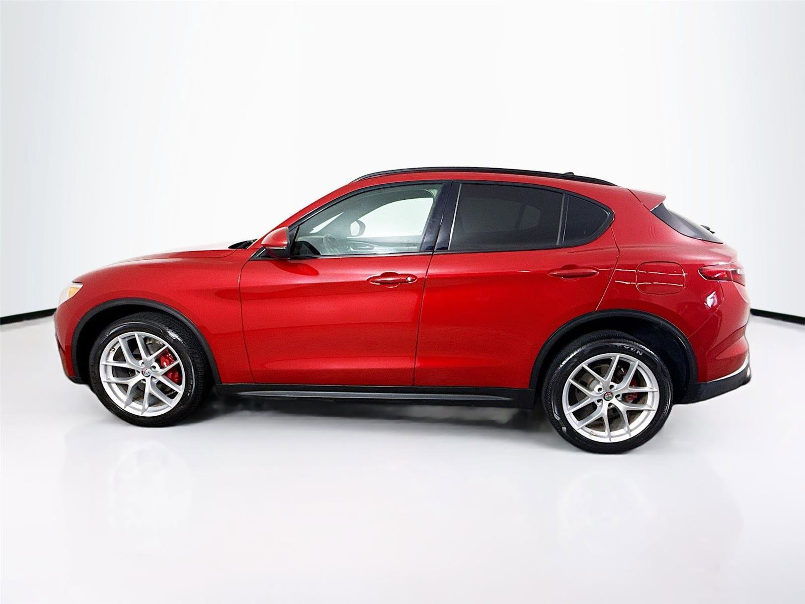 Used 2019 Alfa Romeo Stelvio Ti Sport w/ Quick Order Package 22S Sport AWD/4WD image 31