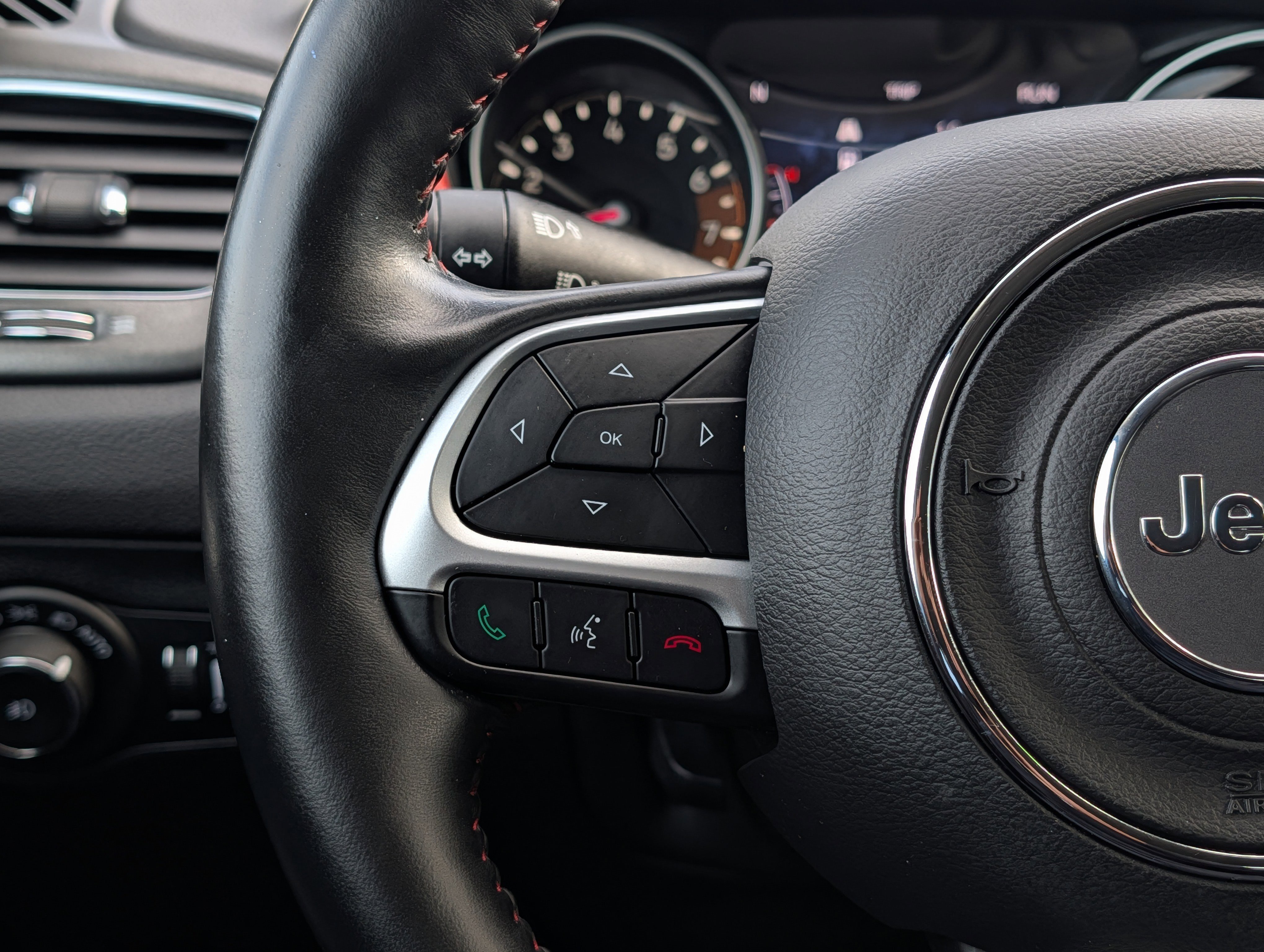 Used 2018 Jeep Compass Trailhawk w/ Leather Interior Group image 25