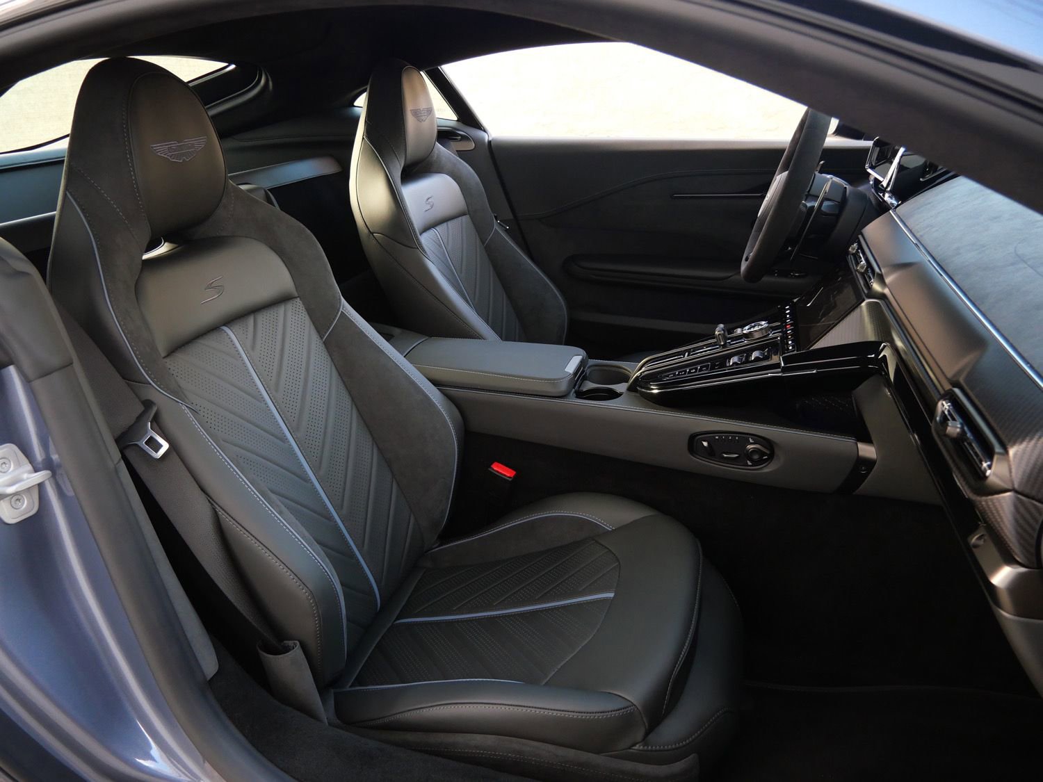 New 2026 Aston Martin V8 Vantage S image 12