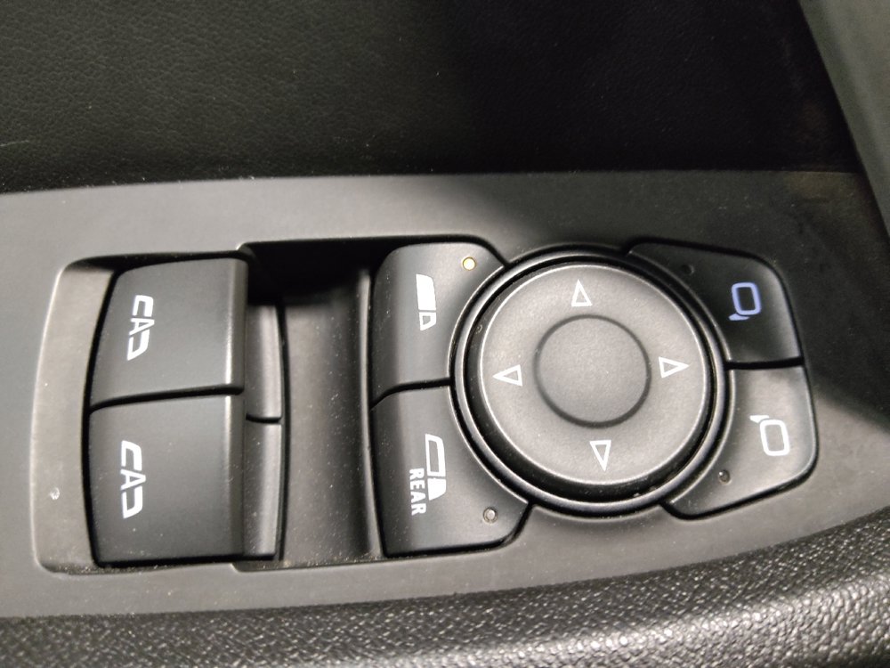 Used 2018 Chevrolet Camaro LT RWD image 27