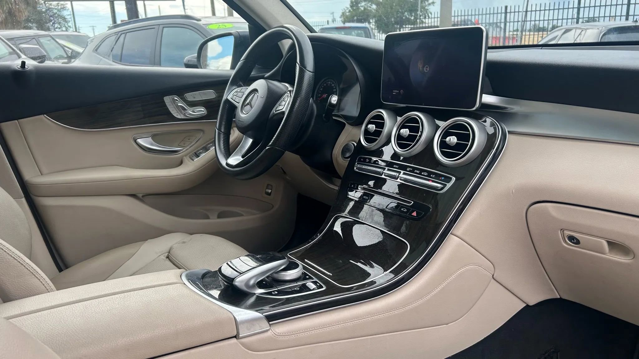 Used 2016 Mercedes-Benz GLC 300 image 18