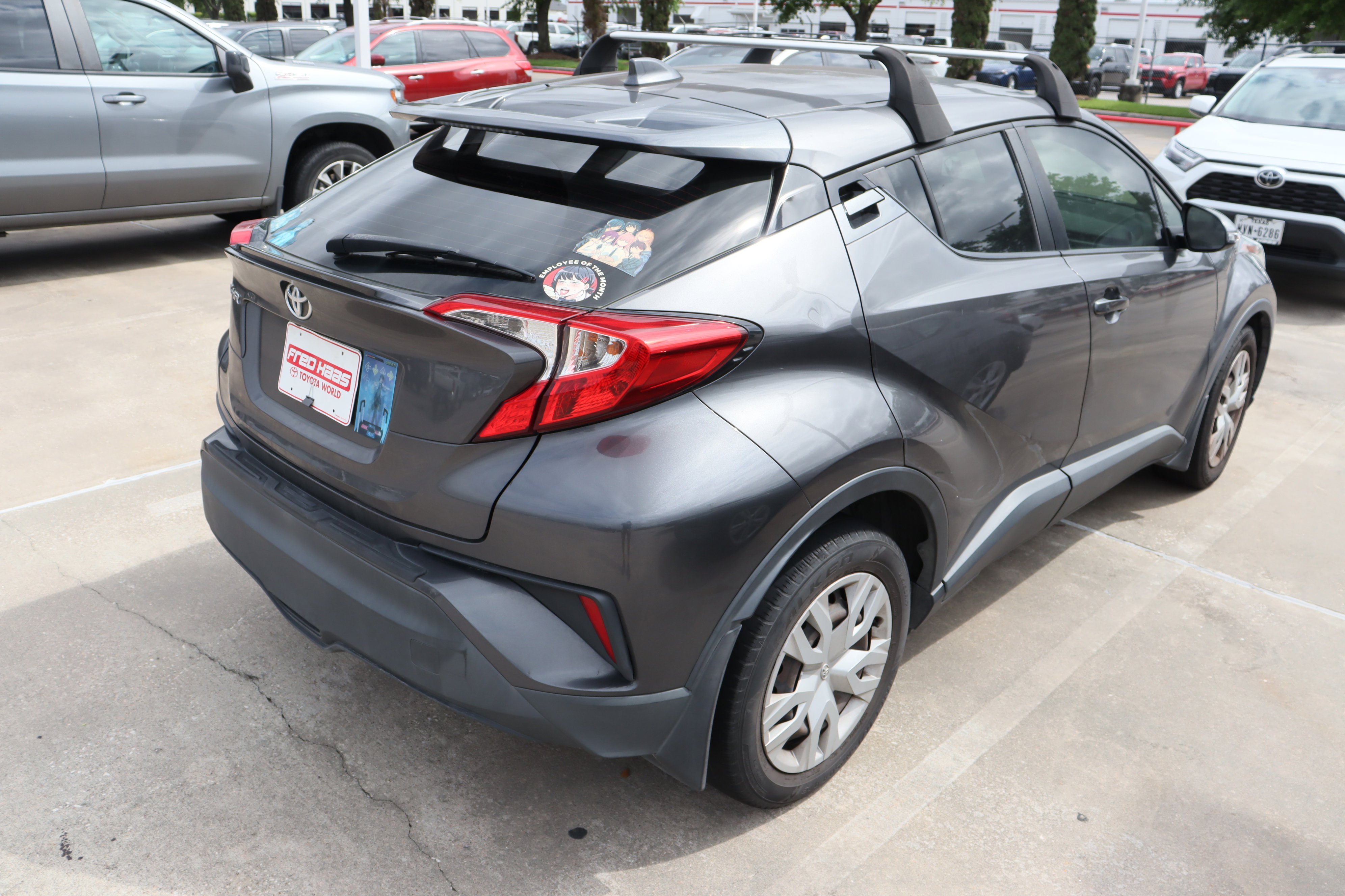 Used 2020 Toyota C-HR LE image 11