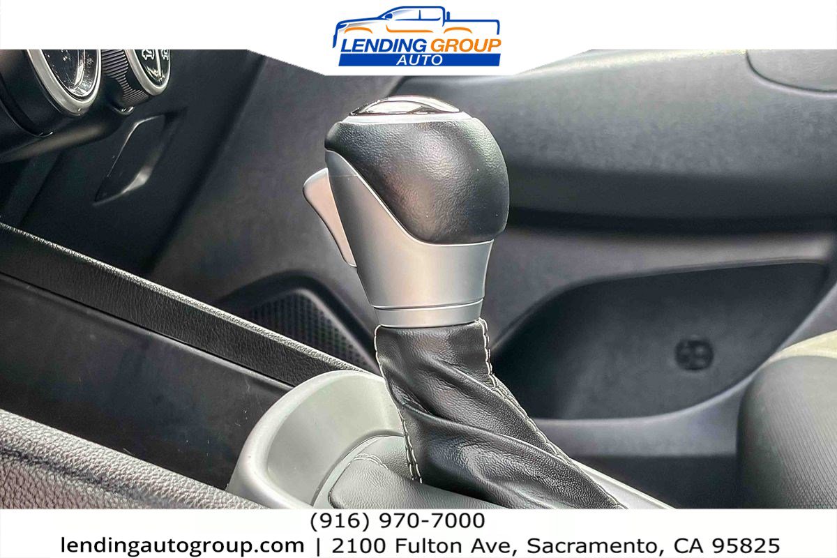Used 2022 Hyundai Venue SEL FWD image 21