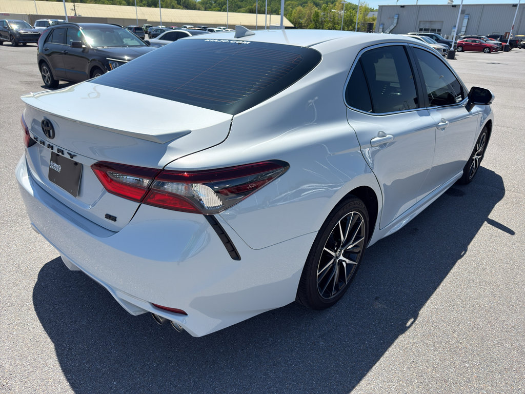 Used 2024 Toyota Camry SE FWD image 9