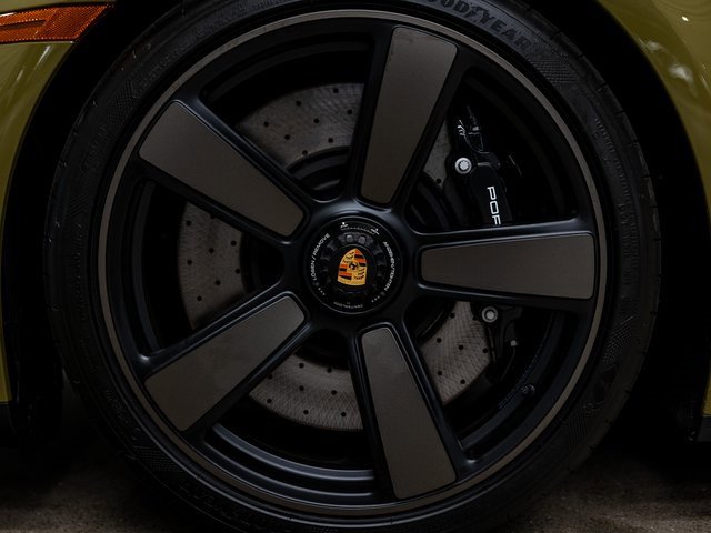 Used 2026 Porsche 911 Carrera 4 GTS image 19