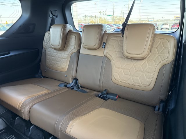 Certified 2025 Nissan Armada Platinum Reserve image 7