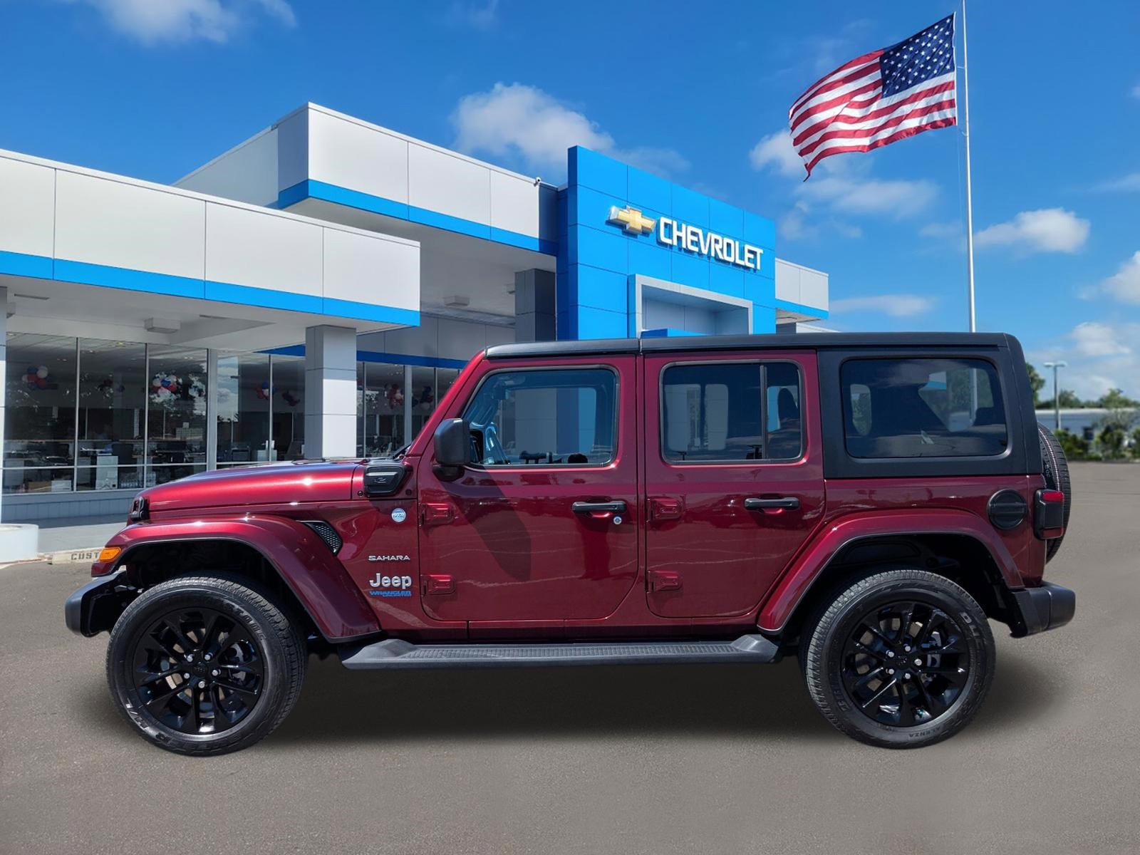 Used 2022 Jeep Wrangler Unlimited Sahara w/ Dual Top Group image 7