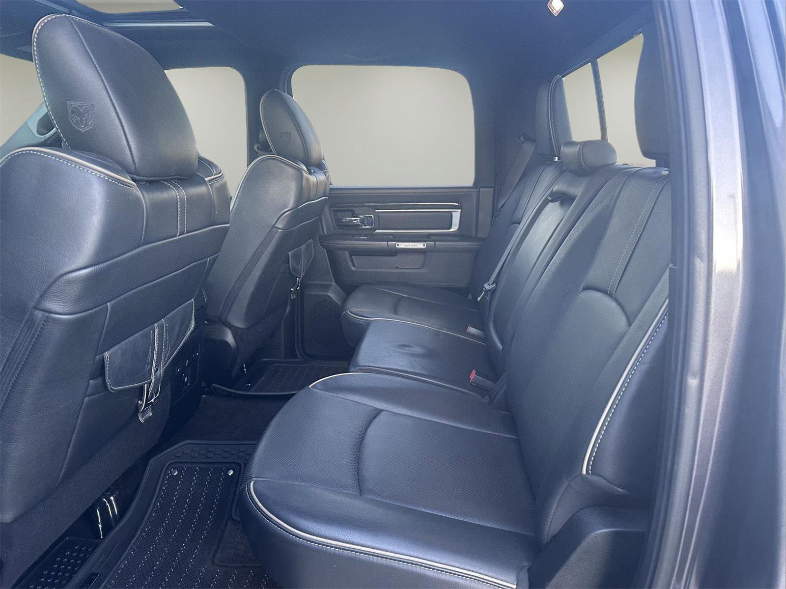 Used 2017 RAM 1500 Limited image 5