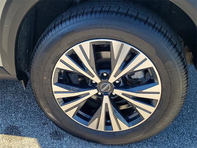 Certified 2023 Nissan Rogue SV image 13