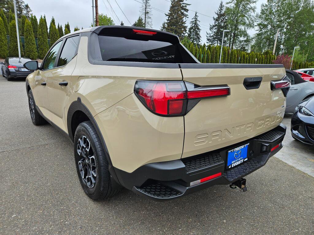 Used 2024 Hyundai Santa Cruz SE AWD/4WD image 3