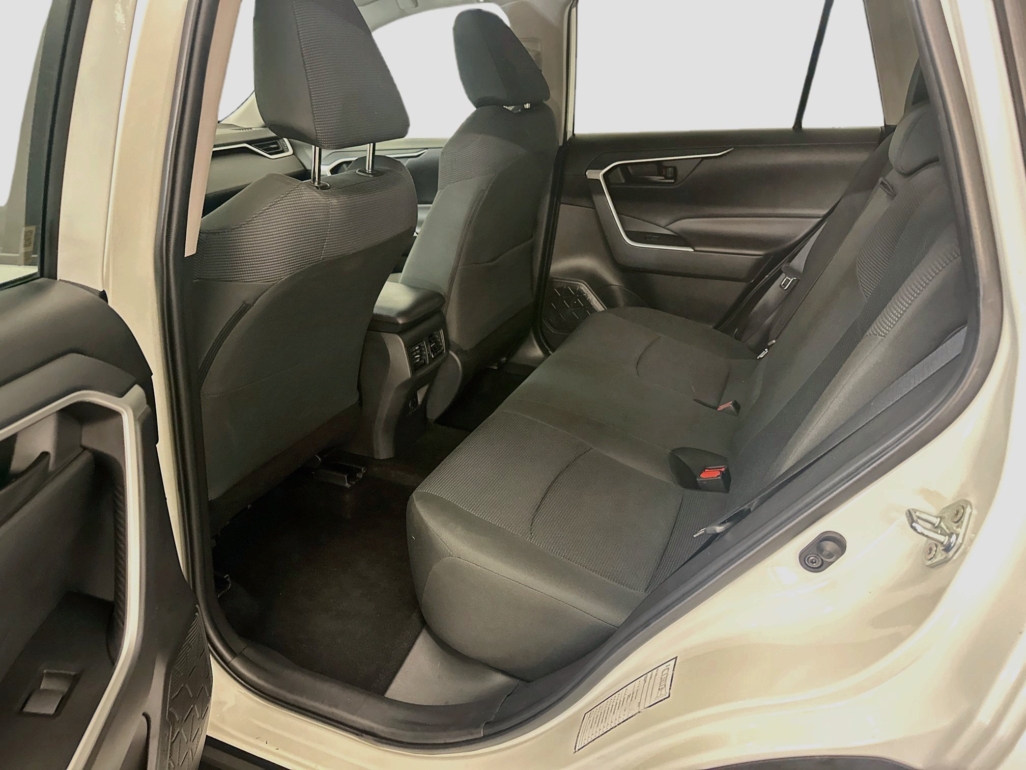 Used 2025 Toyota RAV4 LE AWD/4WD image 29