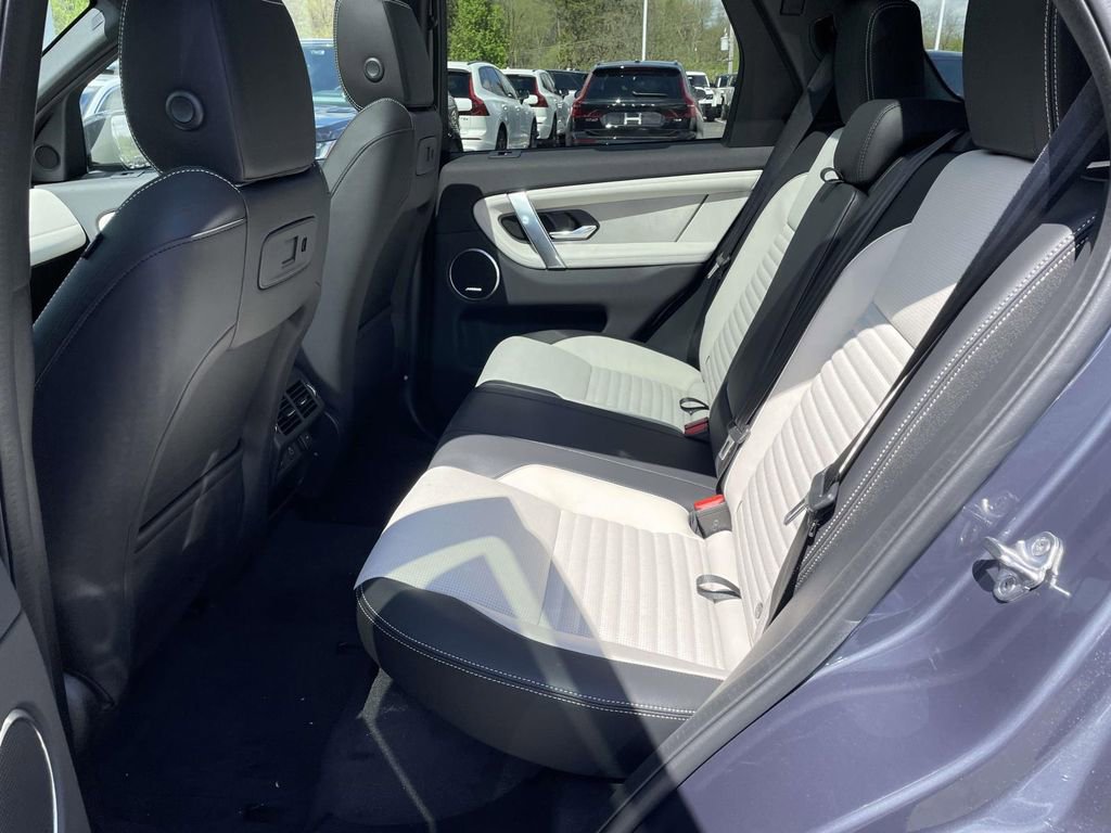New 2026 Land Rover Discovery Sport Landmark image 17