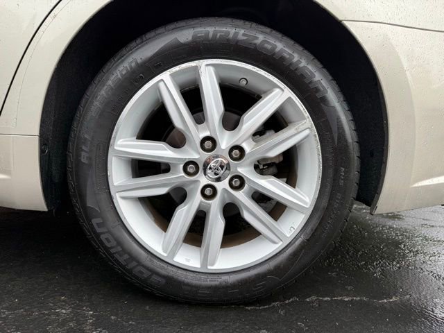 Used 2014 Toyota Avalon XLE FWD image 31