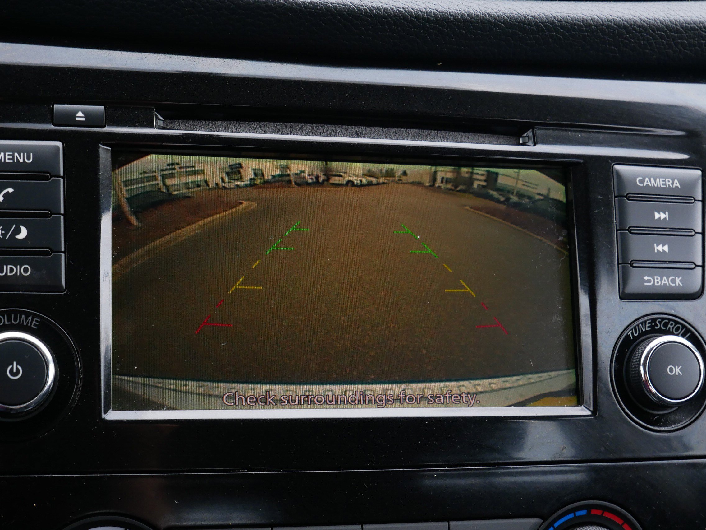 Used 2018 Nissan Rogue S image 27