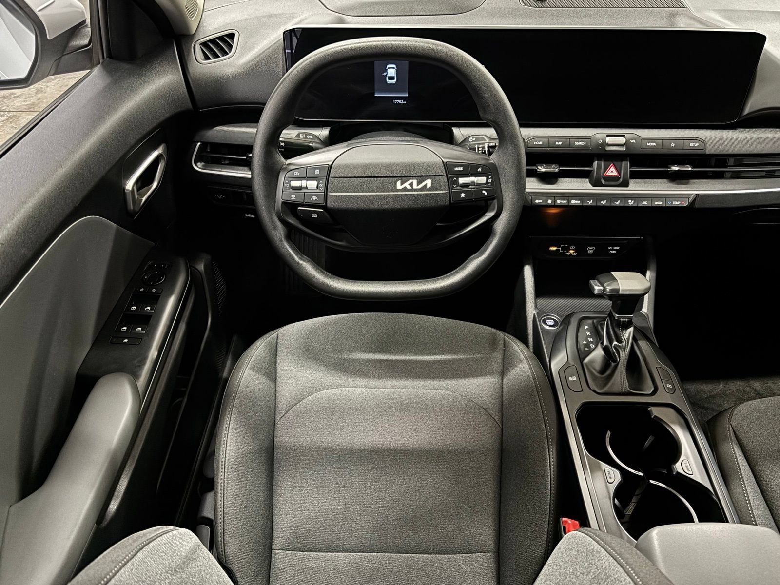Used 2025 Kia K4 FWD image 13