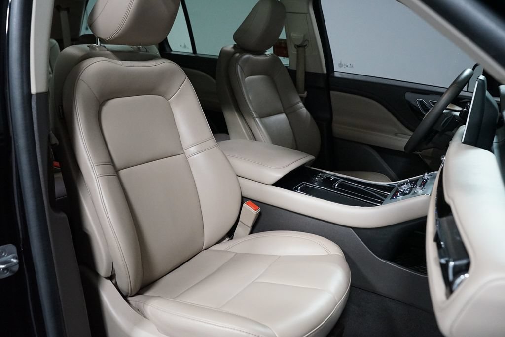 Used 2023 Lincoln Aviator 2WD w/ Premium Package image 27