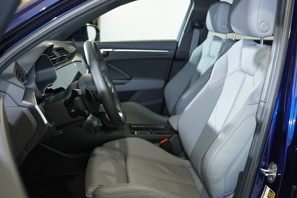 Certified 2025 Audi Q3 2.0T Premium w/ Convenience Package image 7