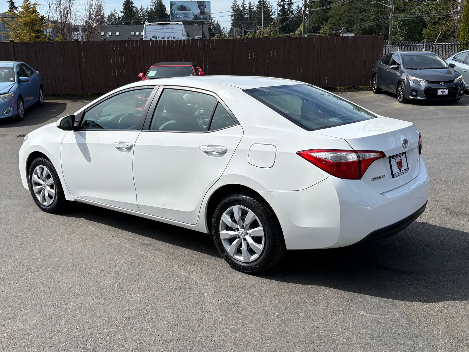 Used 2014 Toyota Corolla LE FWD image 5