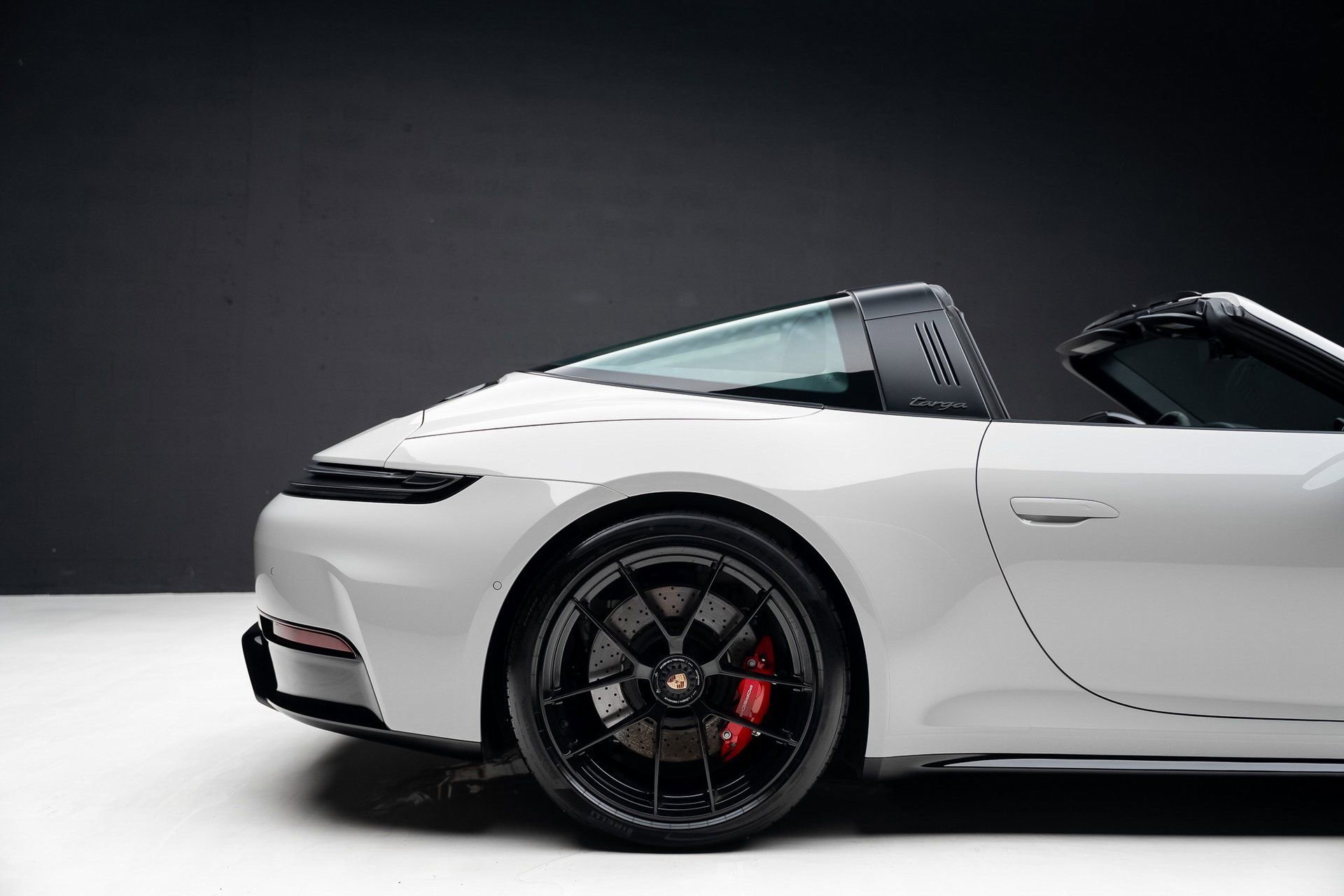 Used 2025 Porsche 911 Targa 4 GTS w/ Premium Package image 38