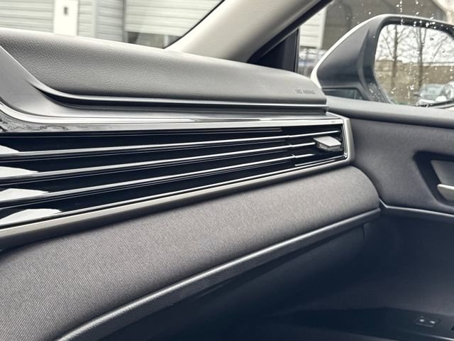 Used 2025 Toyota Camry LE FWD image 28