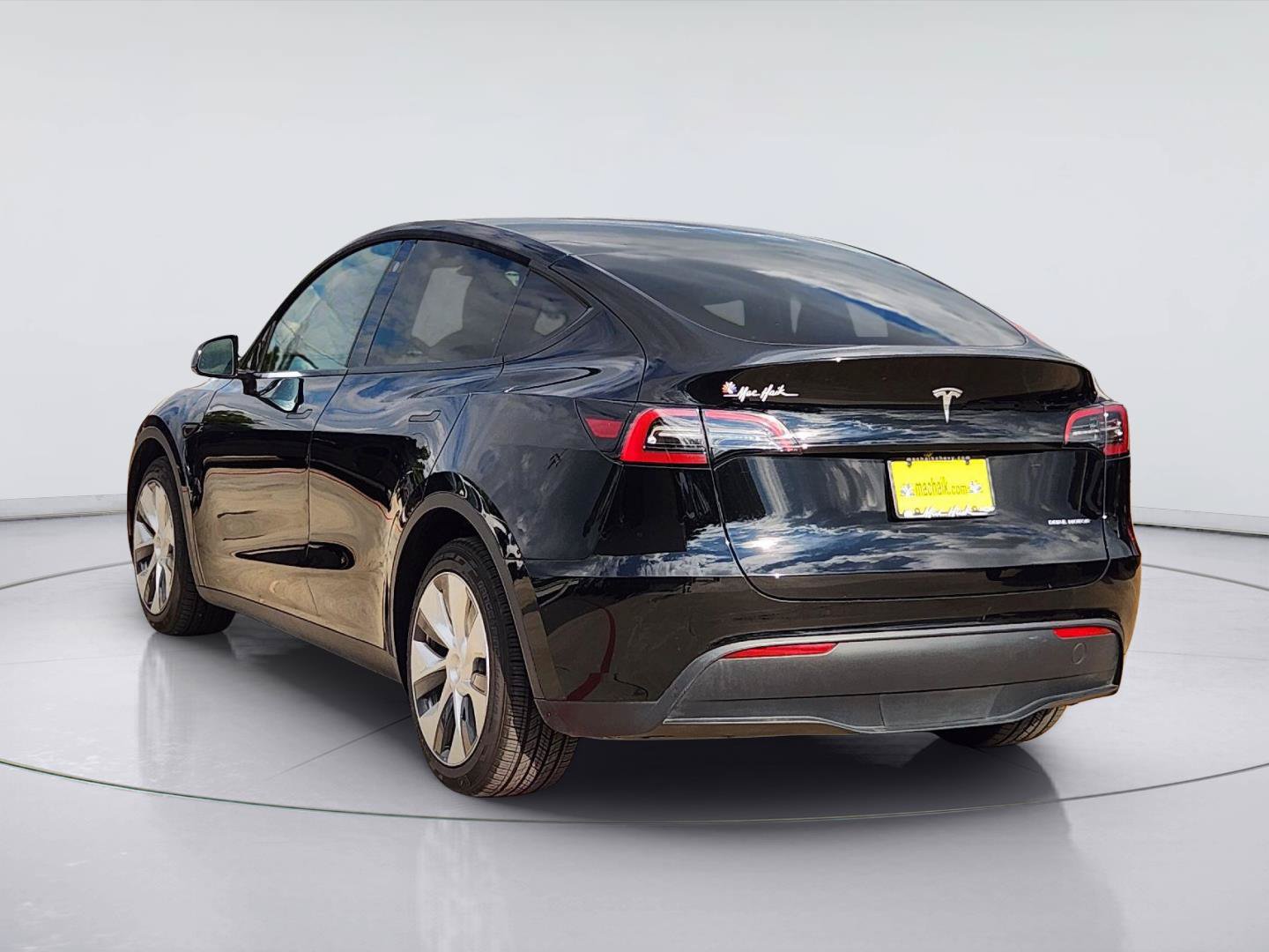 Used 2023 Tesla Model Y Long Range AWD/4WD image 5