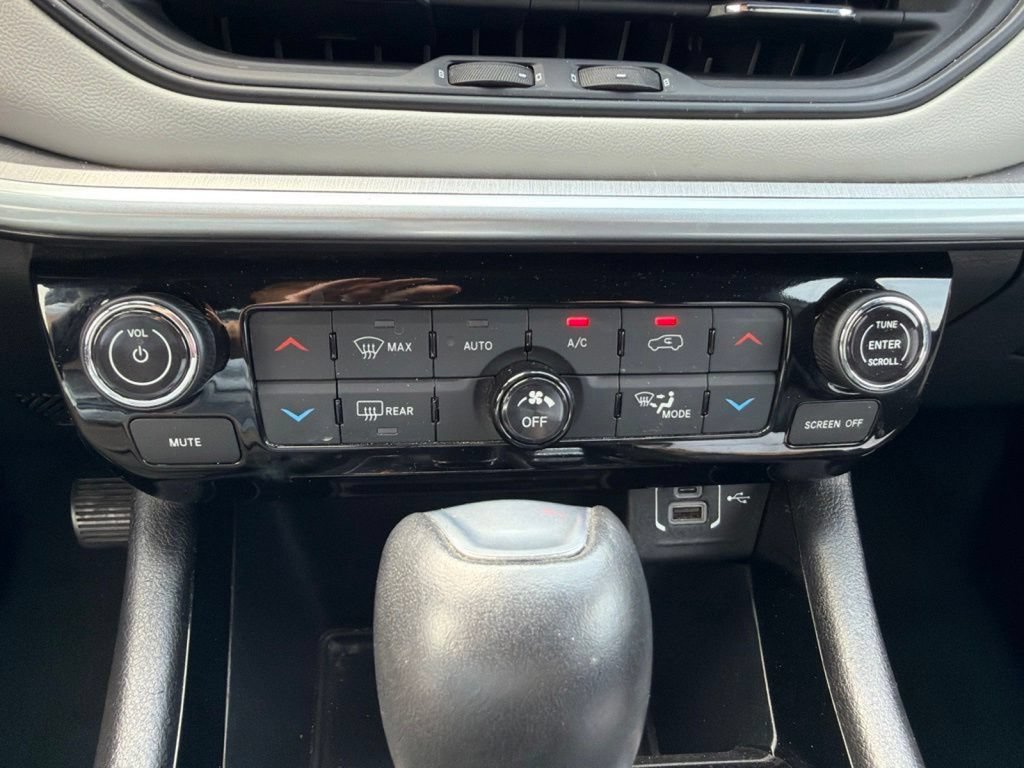 Used 2025 Jeep Compass Limited AWD/4WD image 24