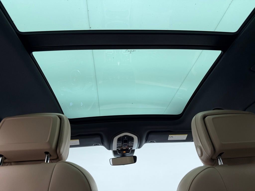 Used 2025 Porsche Macan image 29