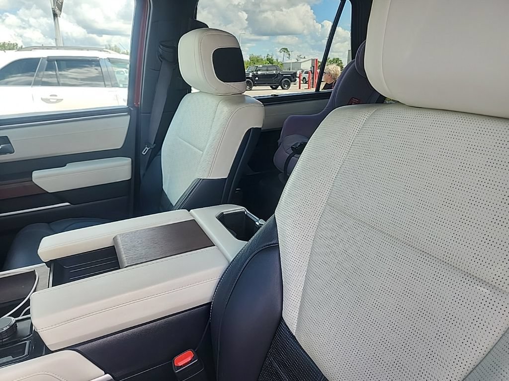 Used 2024 Toyota Sequoia Capstone AWD/4WD image 11
