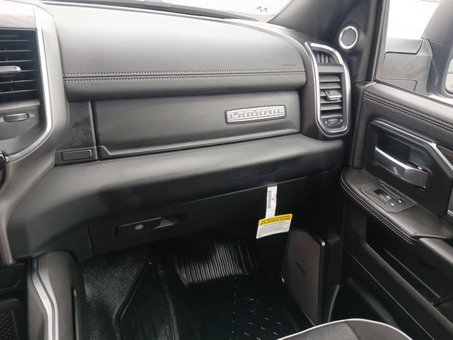 New 2026 RAM 5500 4x4 Crew Cab w/ Laramie Trim Package image 33