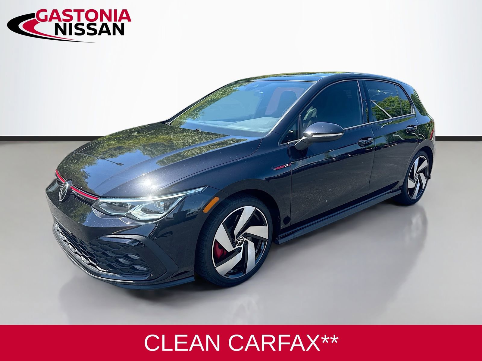 Used 2022 Volkswagen GTI SE FWD image 3