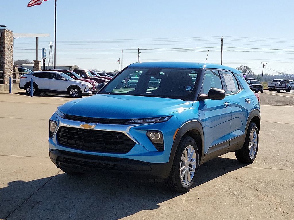 Used 2025 Chevrolet TrailBlazer LS w/ LS Confidence Package image 2