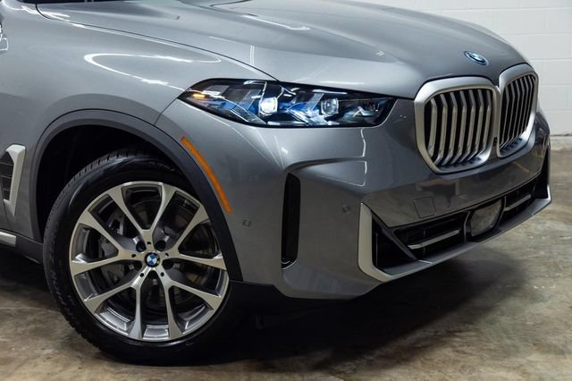 Used 2026 BMW X5 xDrive50e w/ Climate Comfort Package AWD/4WD image 5