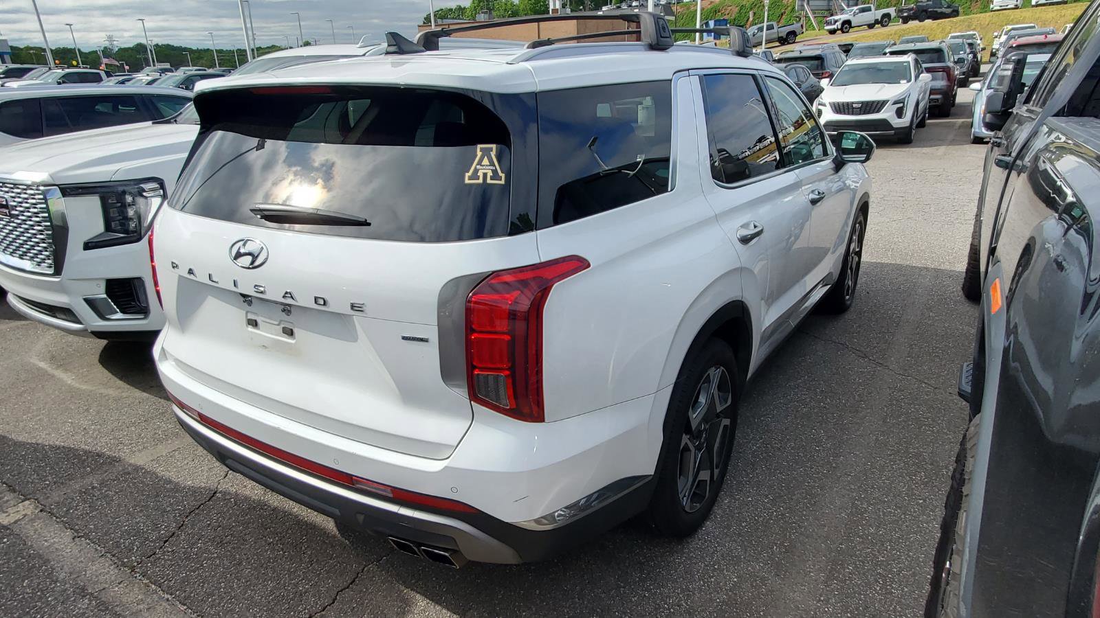 Used 2023 Hyundai Palisade Limited AWD/4WD image 10