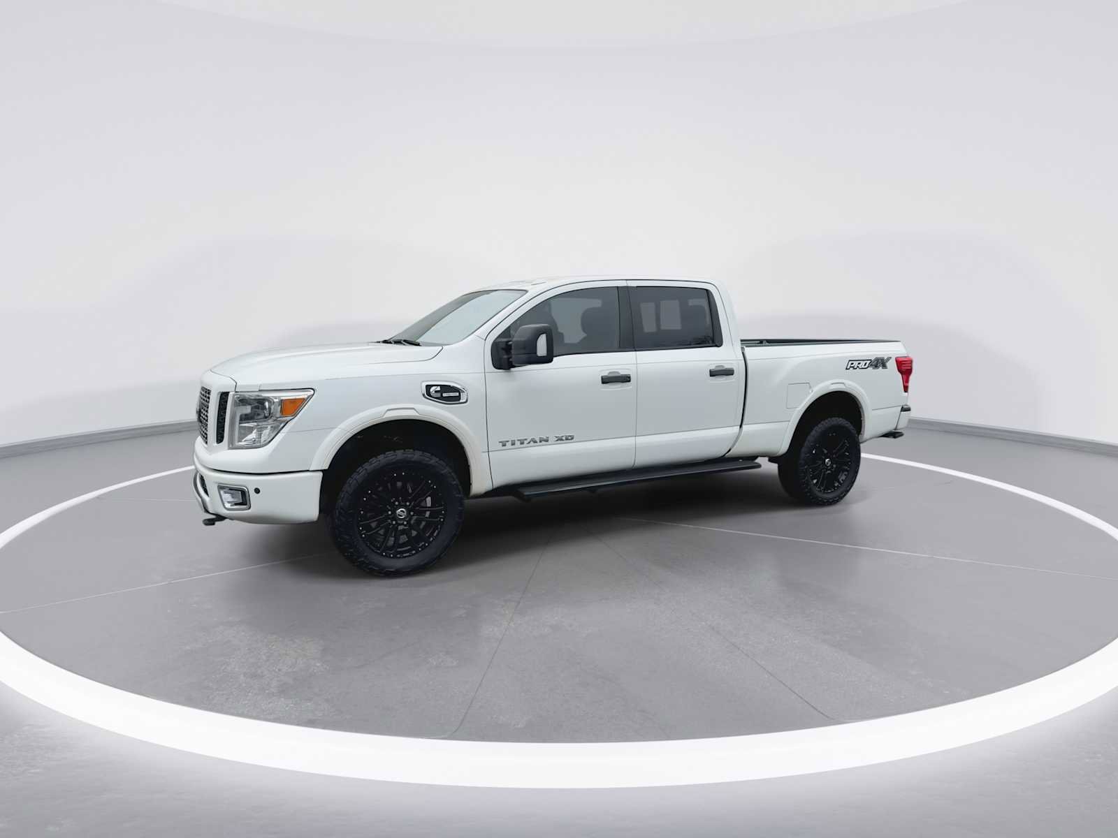 Used 2017 Nissan Titan PRO-4X image 4