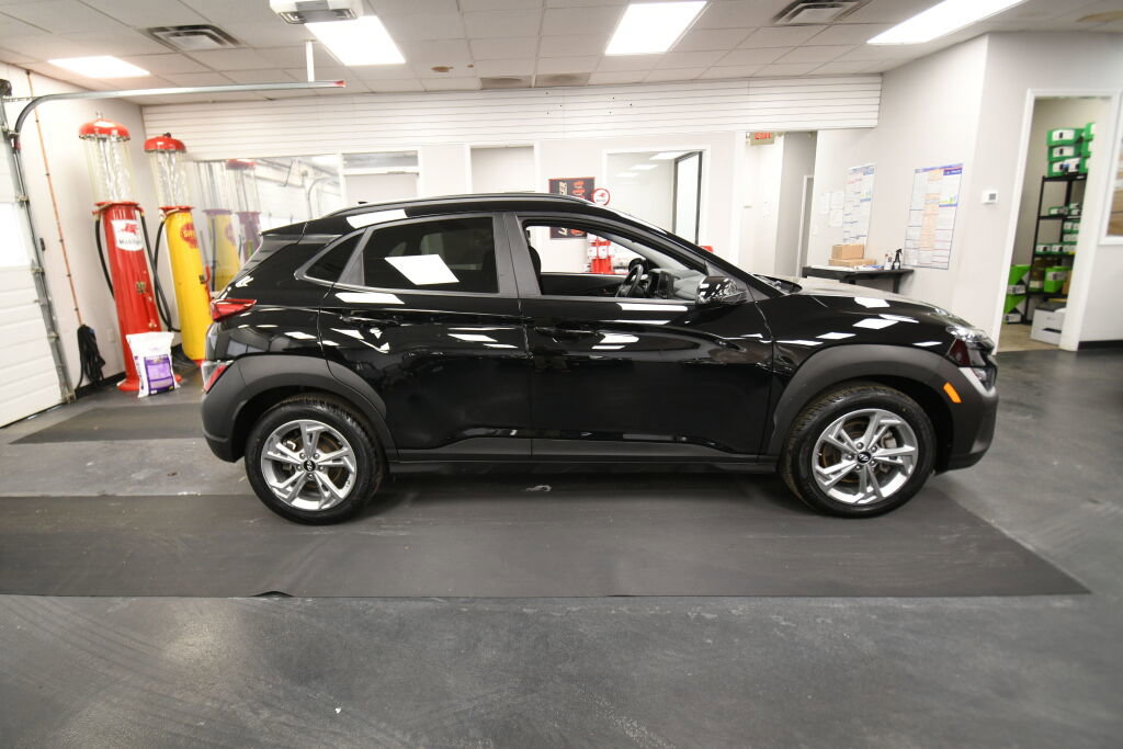 Used 2023 Hyundai Kona SEL w/ Cargo Package image 9
