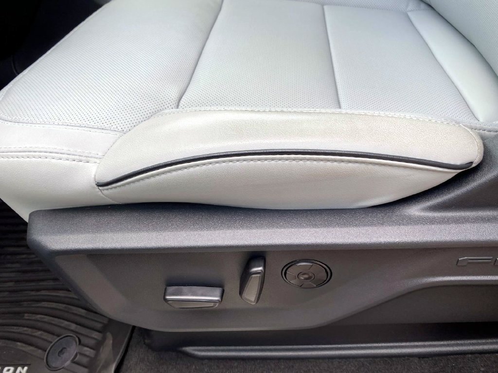 Used 2026 Ford Expedition Max Platinum w/ Platinum Ultimate Package AWD/4WD image 13